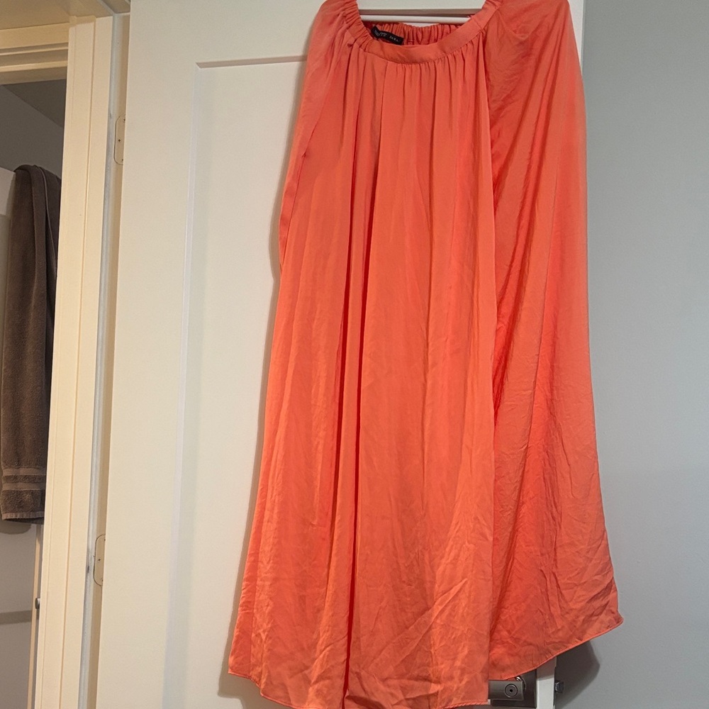 Zara Flowy Coral/orange maxi Skirt size medium new without tags